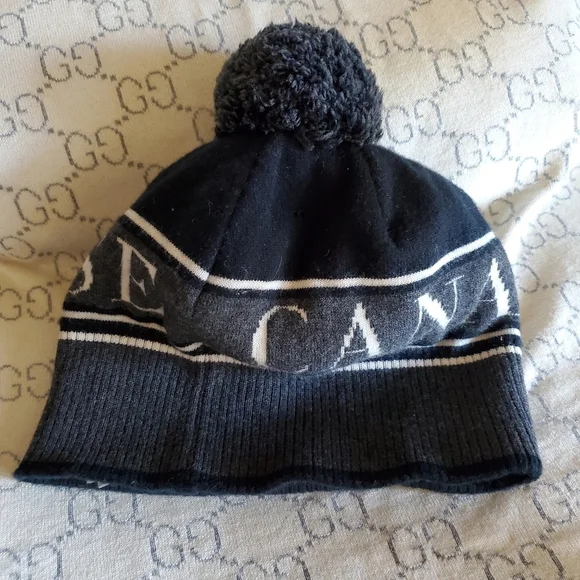 Canada Goose Beanie - Picture 3 of 7